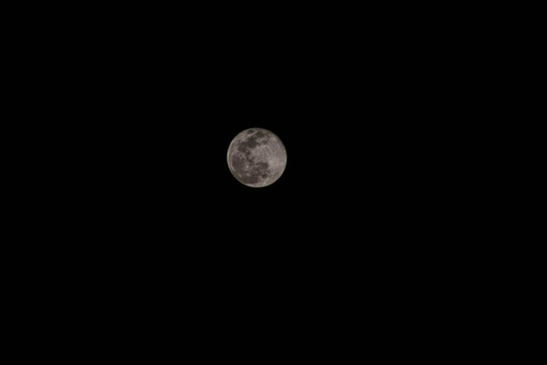 Entdecke Welcher Stern ist Neben dem Mond Zu Sehen - Eine Einfache