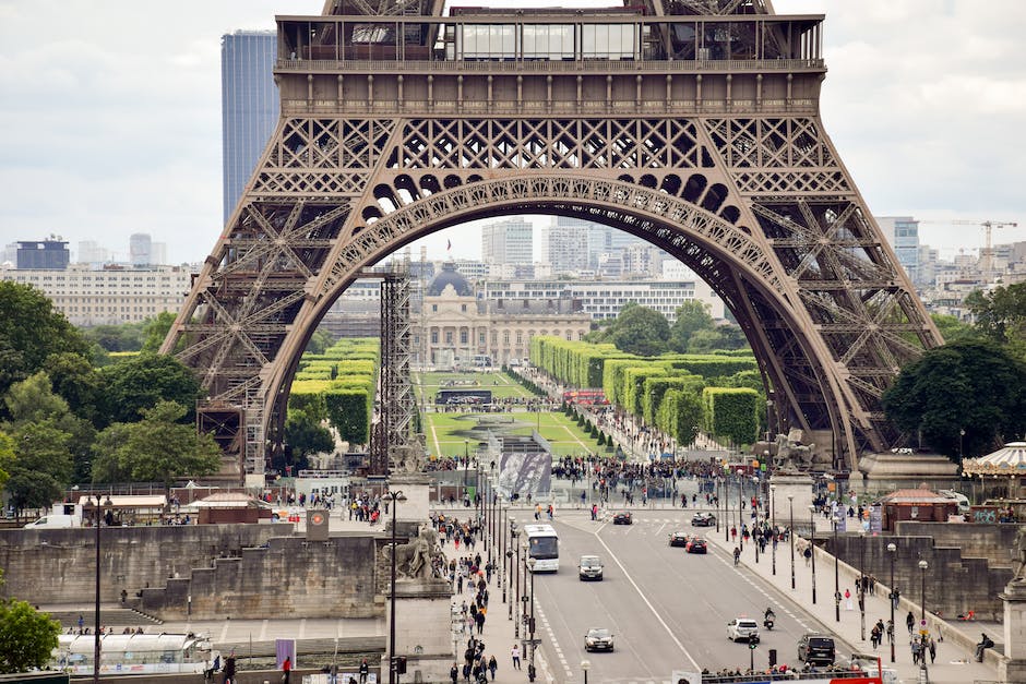 Restaurant Le Jules Verne – Ein weltzerklärendes Dining Erlebnis der Eiffel-Türme